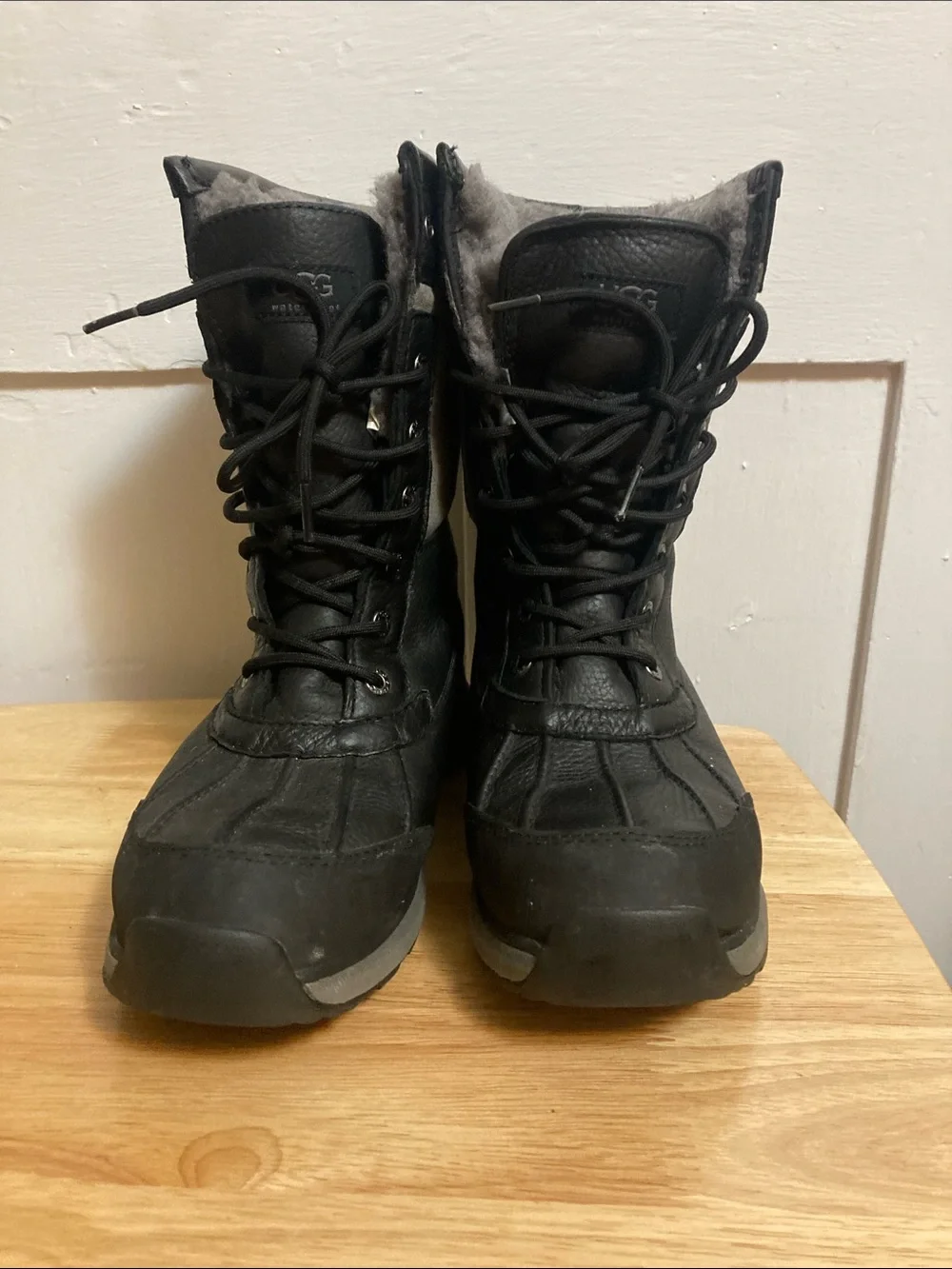 UGG Women's Black and Gray Lace-Up Waterproof Winter Boots-size 10